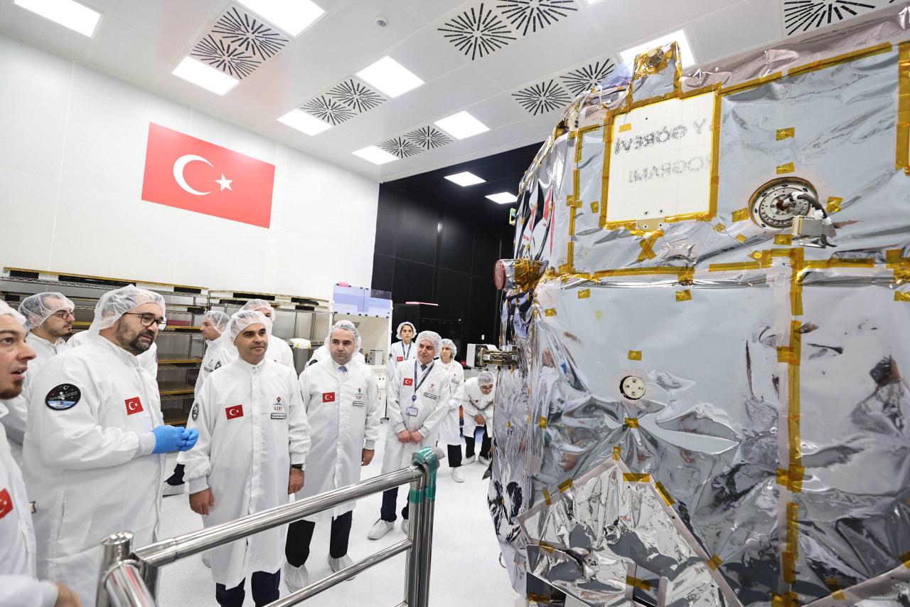 Türkiye Ay’a çıkıyor! Bakan Kacır müjdeyi verdi: İlk Müslüman ülke olacak