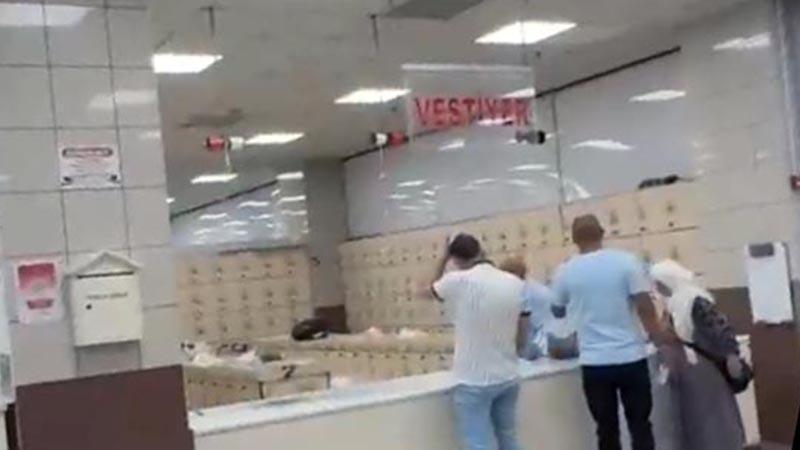 Markete girişte çantaya el koyma uygulamasına belediye tebligatıyla son verildi