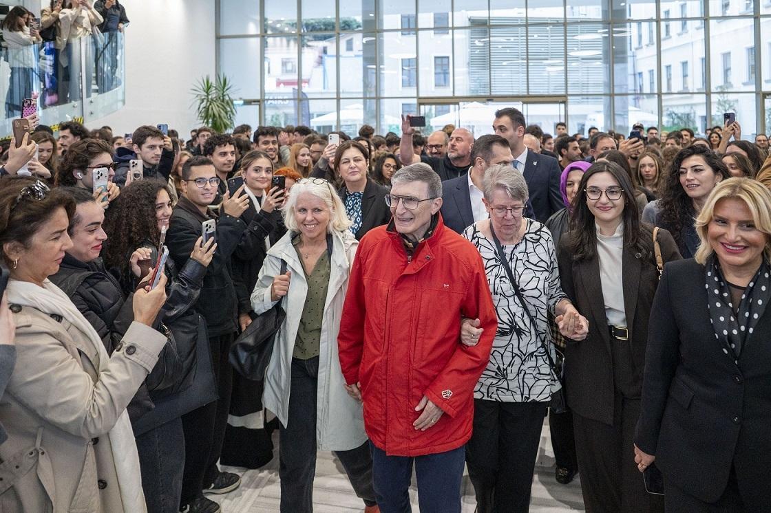 Nobel ödüllü Prof. Dr. Aziz Sancar’a, BAU’lu öğrencilerden yoğun ilgi