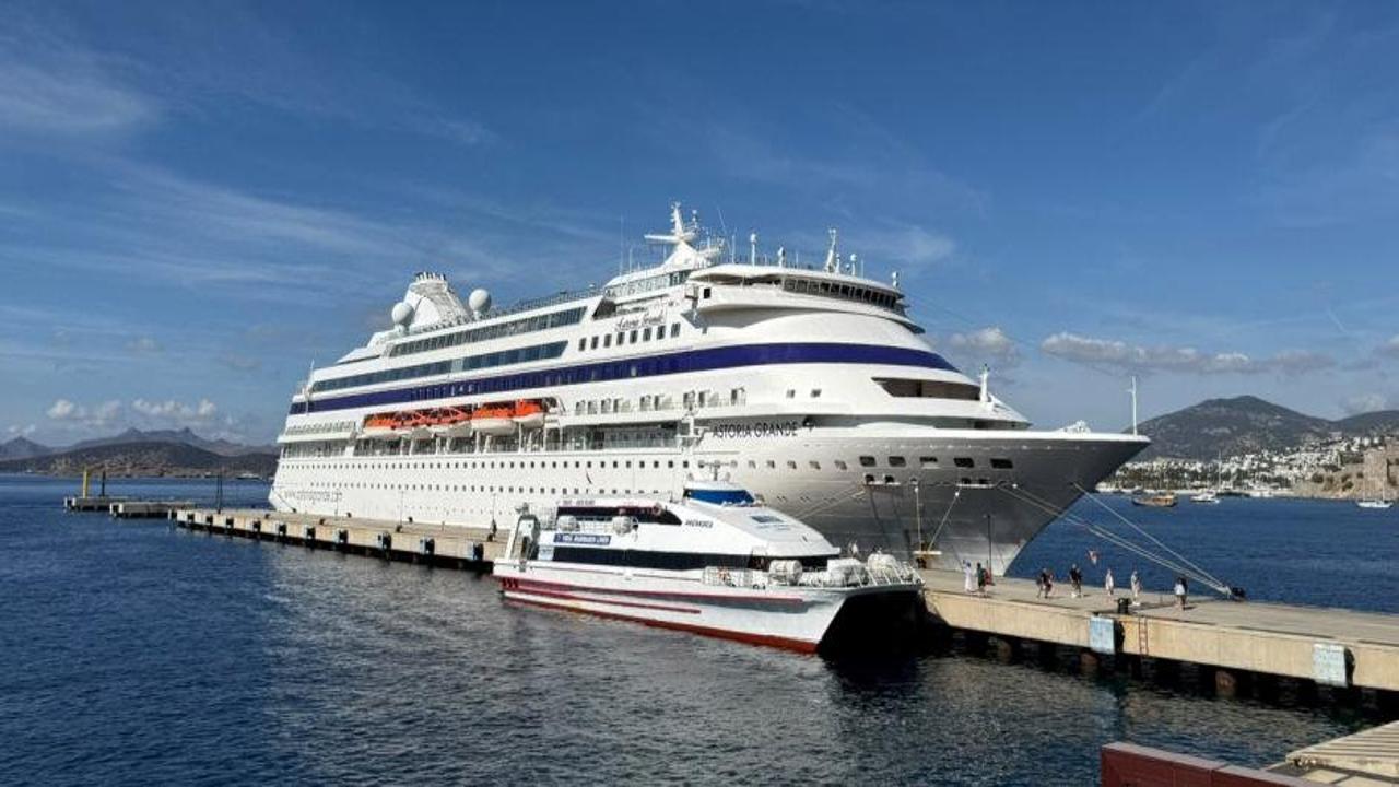 Bodrum’a “Astoria Grande” kruvaziyeriyle 447 turist geldi